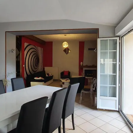 Charmante Maison Renovee Avec Jardin, Proche De Verdun, Ideale Pour Familles, Draps Et Chauffage Inclus - Fr-1-585-50 * Sivry-sur-Meuse