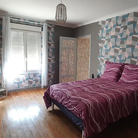 Charmante Maison Renovee Avec Jardin, Proche De Verdun, Ideale Pour Familles, Draps Et Chauffage Inclus - Fr-1-585-50 *