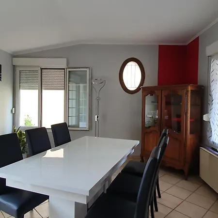 Charmante Maison Renovee Avec Jardin, Proche De Verdun, Ideale Pour Familles, Draps Et Chauffage Inclus - Fr-1-585-50