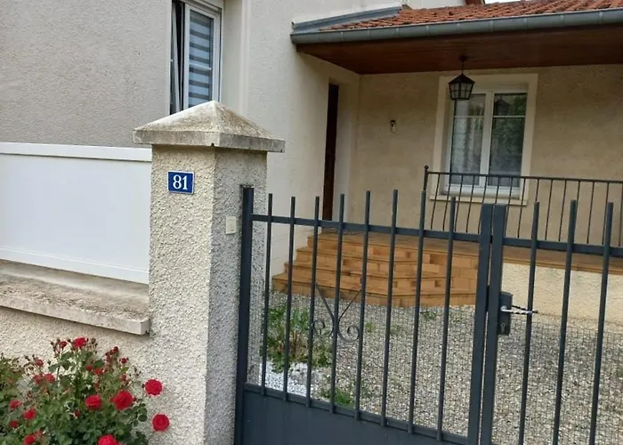 Charmante Maison Rénovée Avec Jardin, Proche De Verdun, Idéale Pour Familles, Draps Et Chauffage Inclus - Fr-1-585-50 Hébergement de vacances Sivry-sur-Meuse