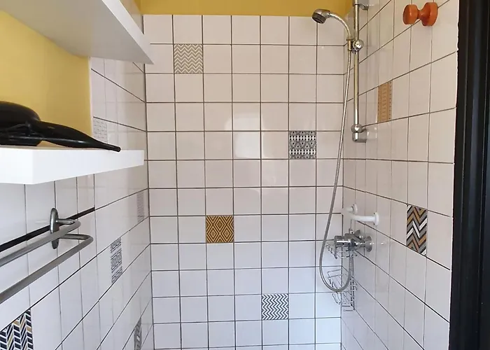 Charmante Maison Rénovée Avec Jardin, Proche De Verdun, Idéale Pour Familles, Draps Et Chauffage Inclus - Fr-1-585-50 Hébergement de vacances *